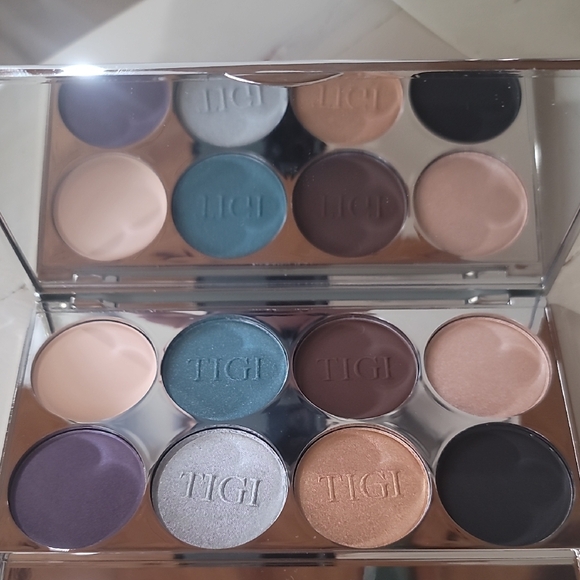 TIGI Eyeshadow Palette - Purple Silver Brown Black